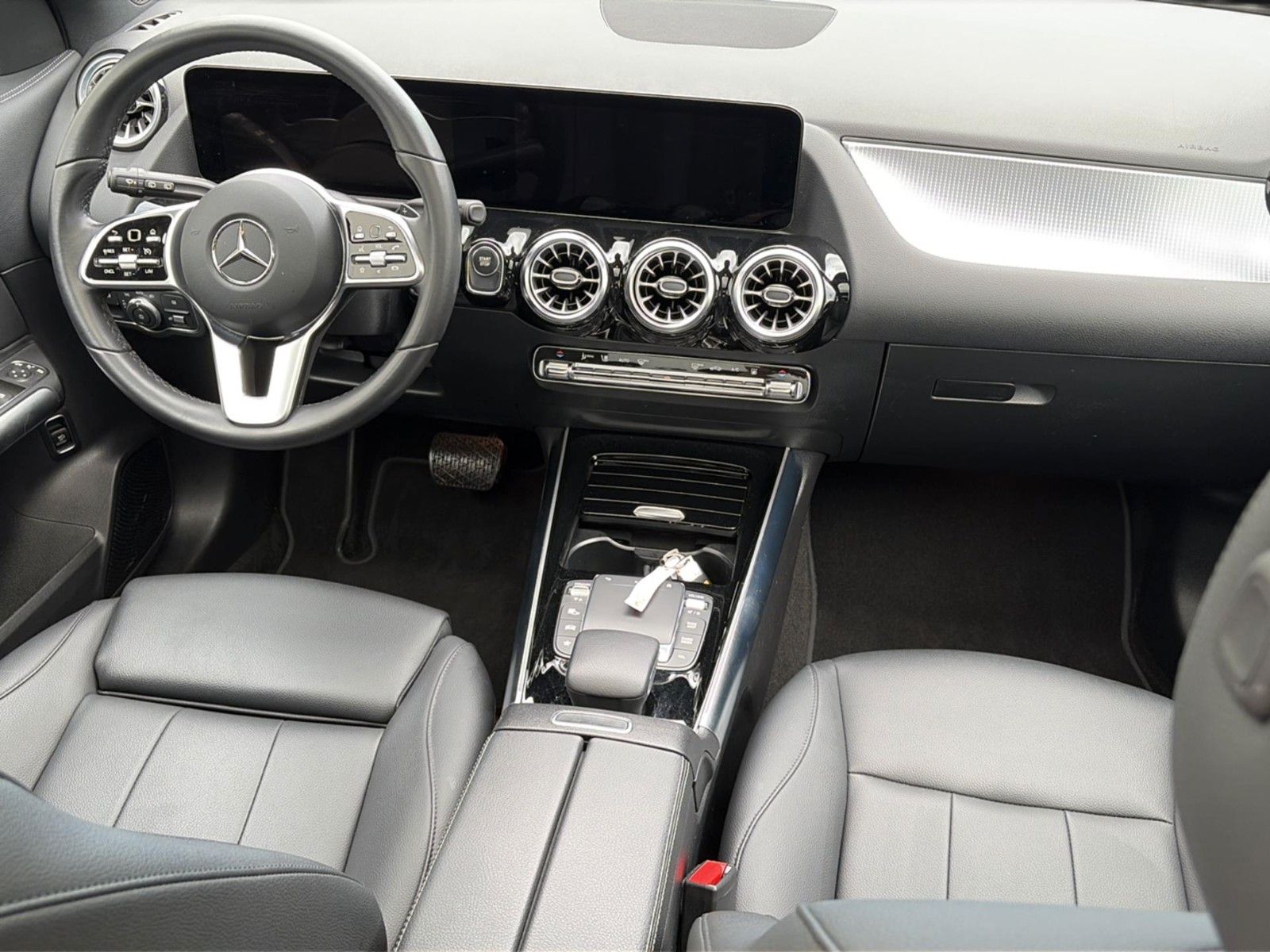 Mercedes-Benz EQA 350 4Matic SO96% Pano 360 HUD AHK Night 18 foto 18