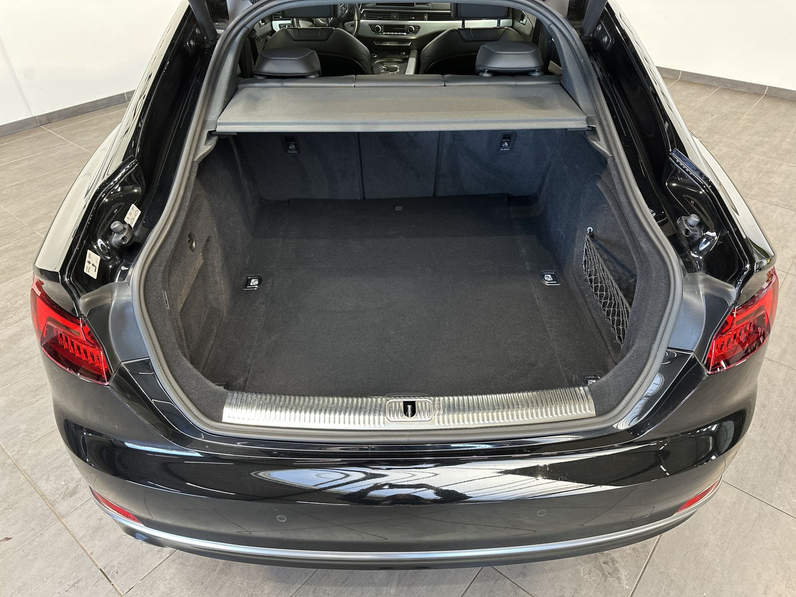 Fahrzeugabbildung Audi A5 SpB 35 TDI S-Line NAV+LED+AHK+V-COCKPIT+PANO