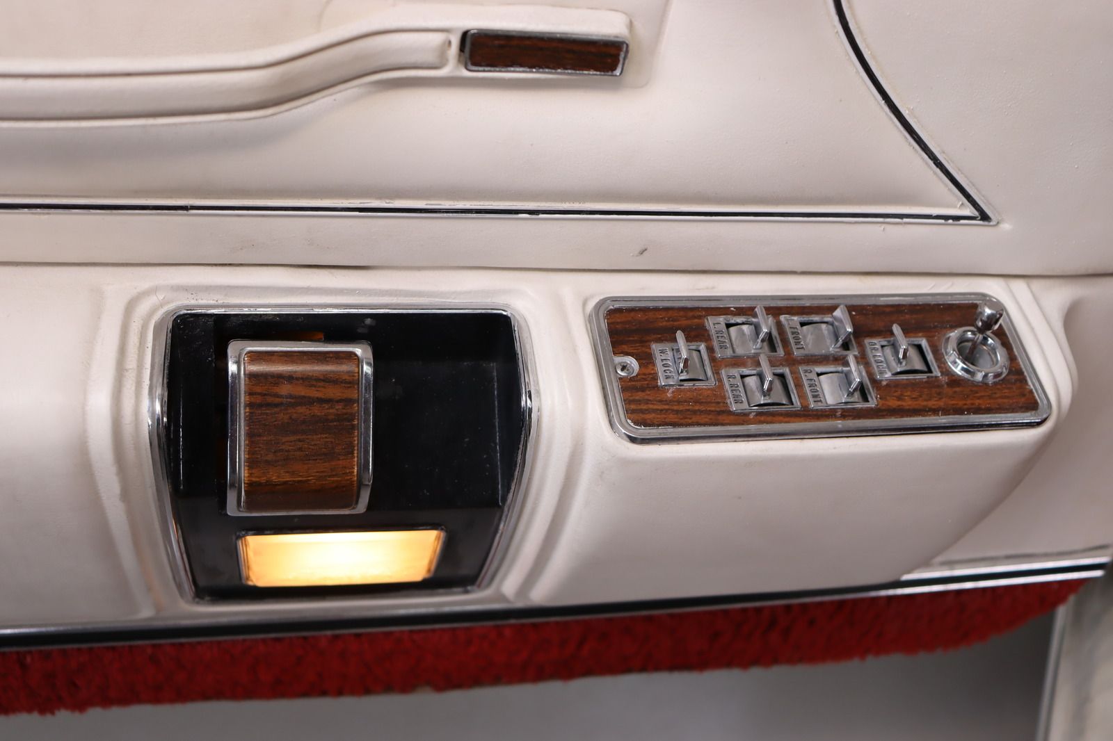 Fahrzeugabbildung Chrysler New Yorker V8 7.2 * Leder * Klima * el. Sitze