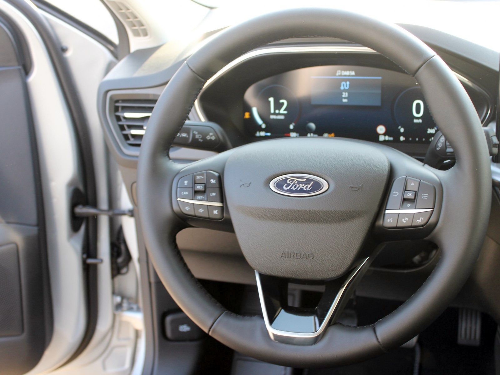 Fahrzeugabbildung Ford Focus Titanium X 1,0 EcoBoost MildHybrid