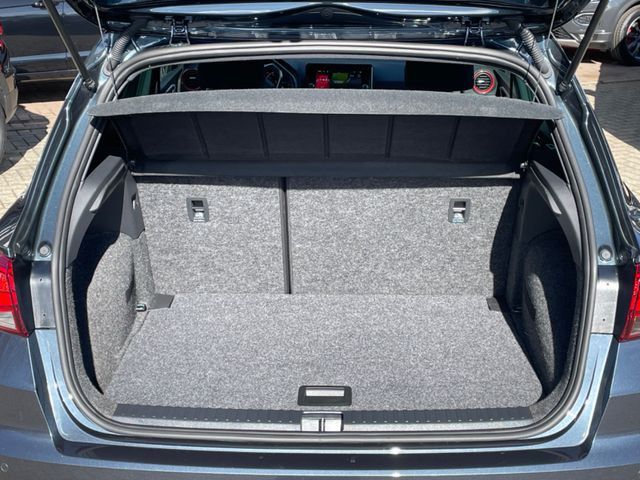 Arona 1.0 TSI 81kW FR DSG ACC/ APP/RFK /LED/ PDC