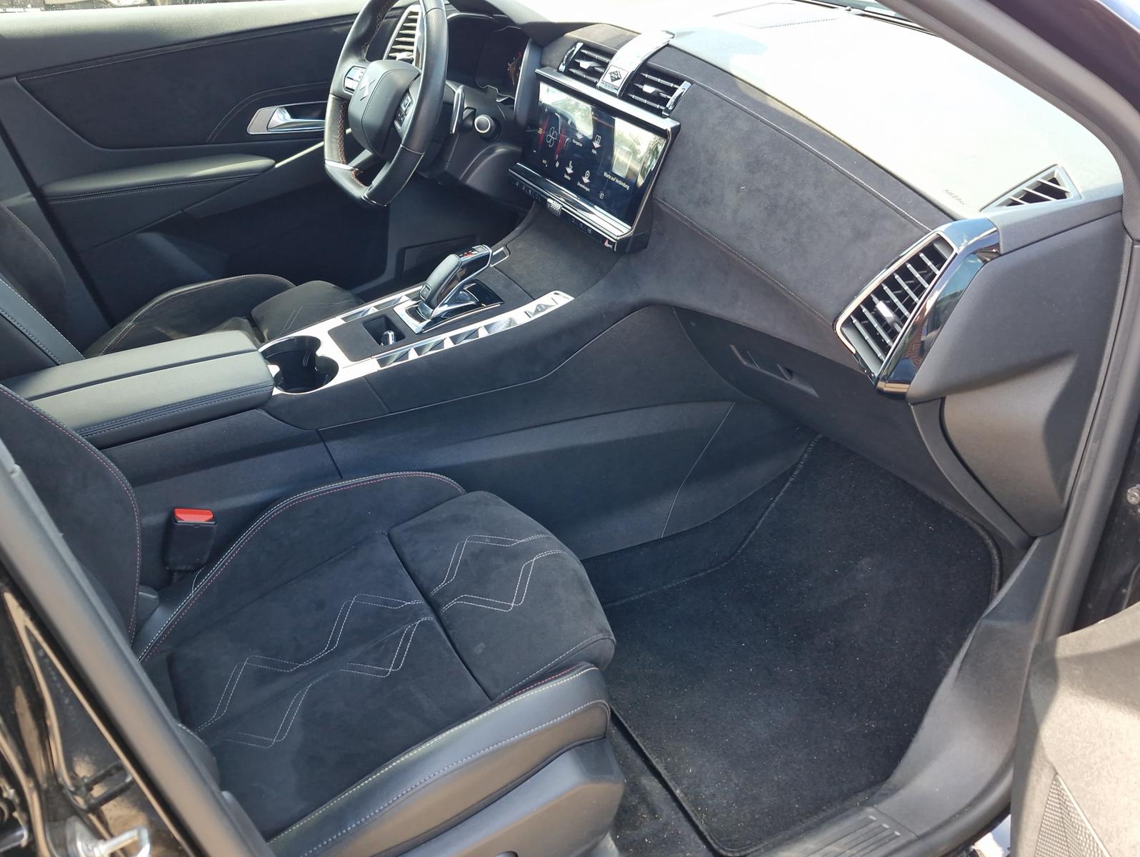 DS Automobiles  BlueHDI 130 AT Performance Line+ LED Navi Alcan