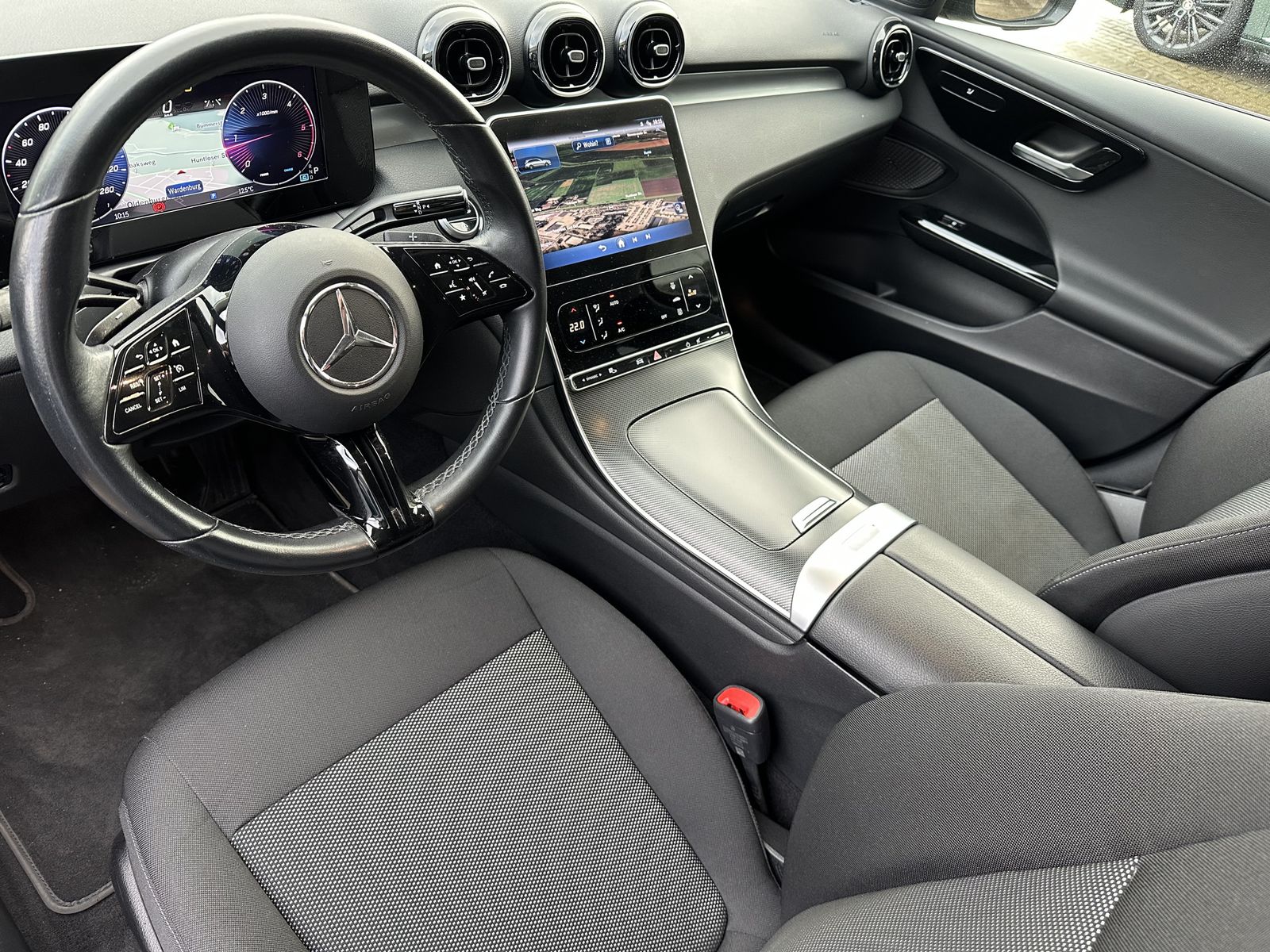 Fahrzeugabbildung Mercedes-Benz C 200d T Avantgarde Night-Paket NAV+LED+KAM+VC