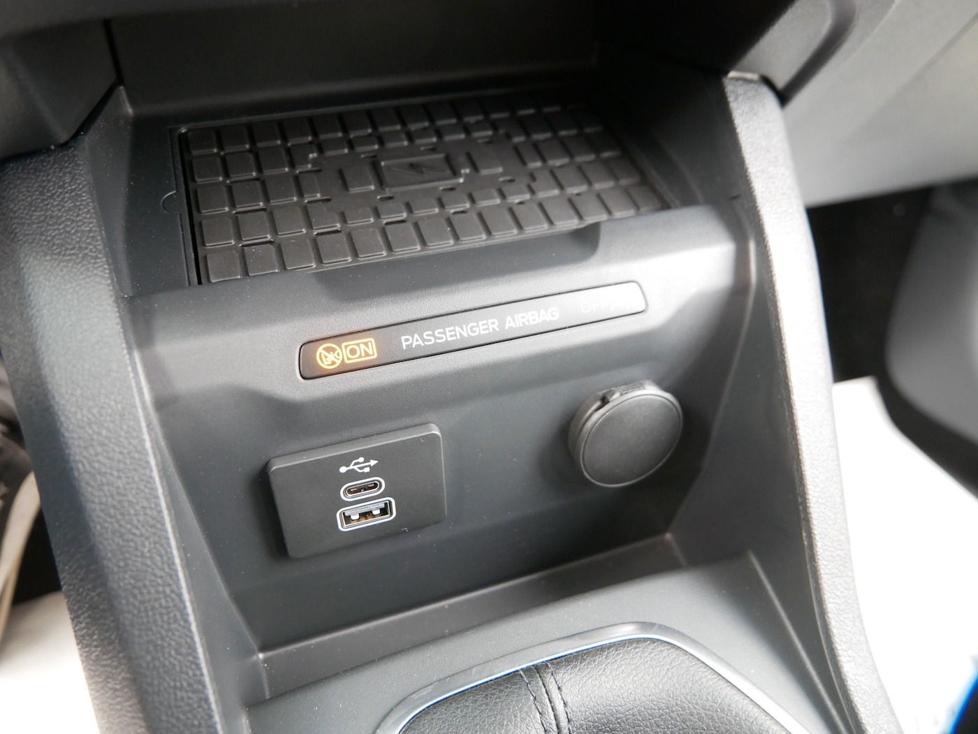 Fahrzeugabbildung Ford Tourneo Courier 1.0 Titanium Kamera ACC NAVI ALU