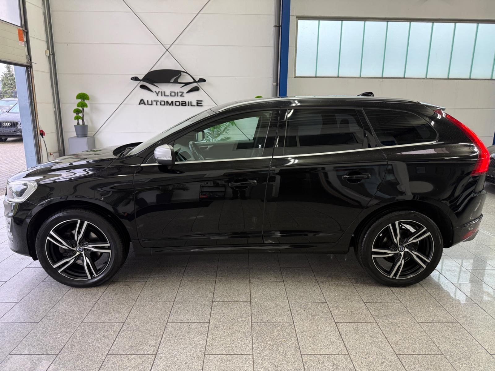 Volvo XC60 2.0 D4*MOMN*R-DSGN*2WD*ACC*PAN*CAM*BI-XN*AH