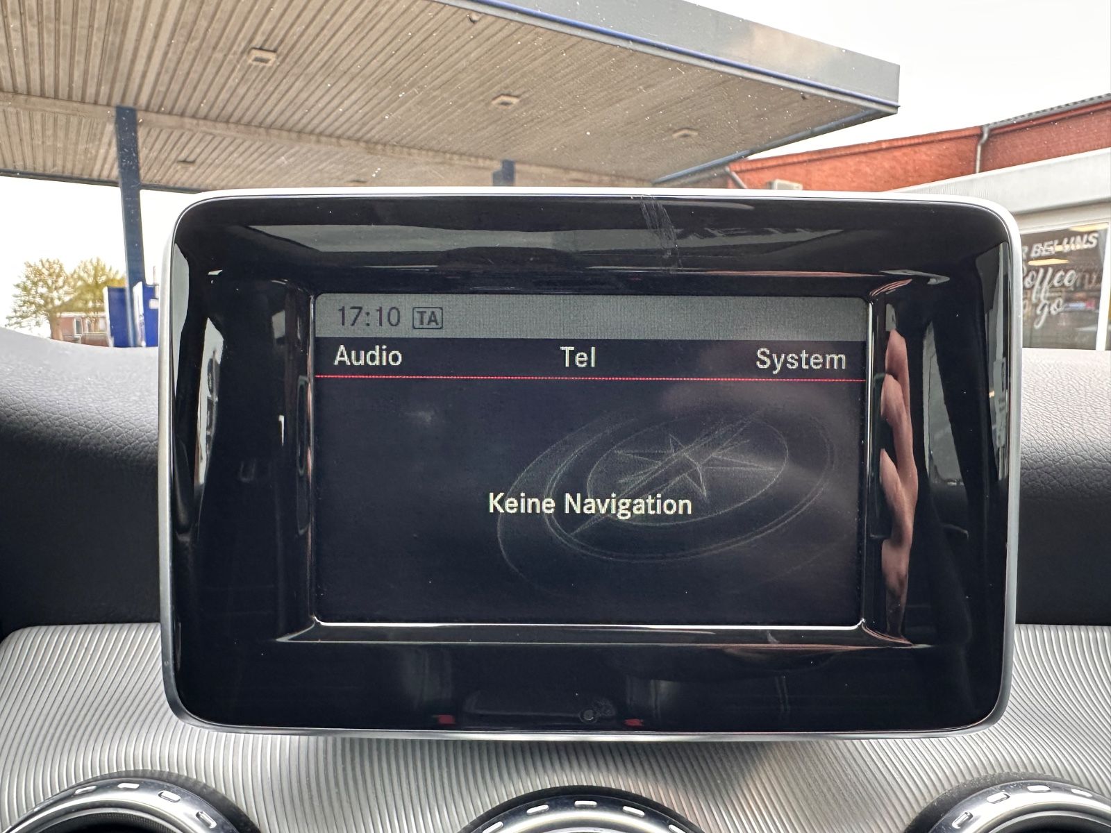 Fahrzeugabbildung Mercedes-Benz GLA 220 CDI Urban DCT AHK/Pano/SHZG/STANDHZG/GRA