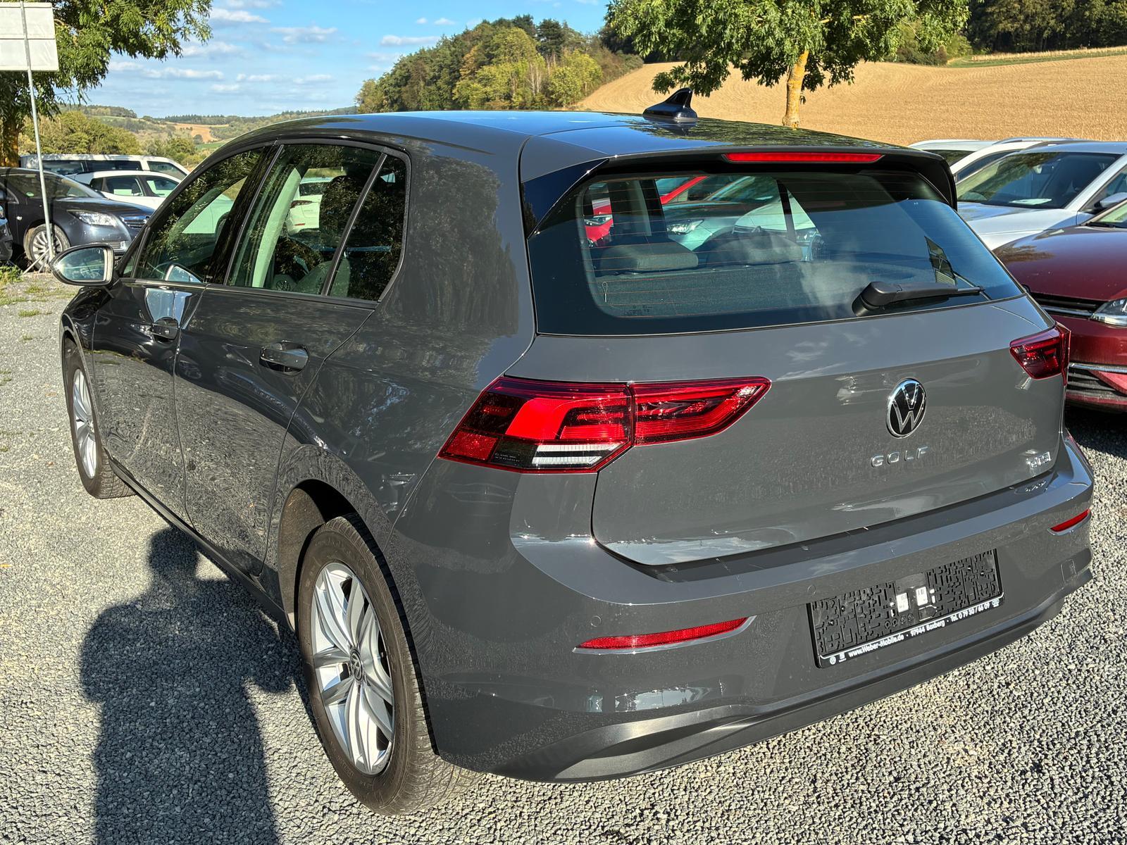 Volkswagen Golf VIII 1.0 eTSI *DSG*LIFE*PDCHI+VO*NAVI*ACC*D, миниатюра 4
