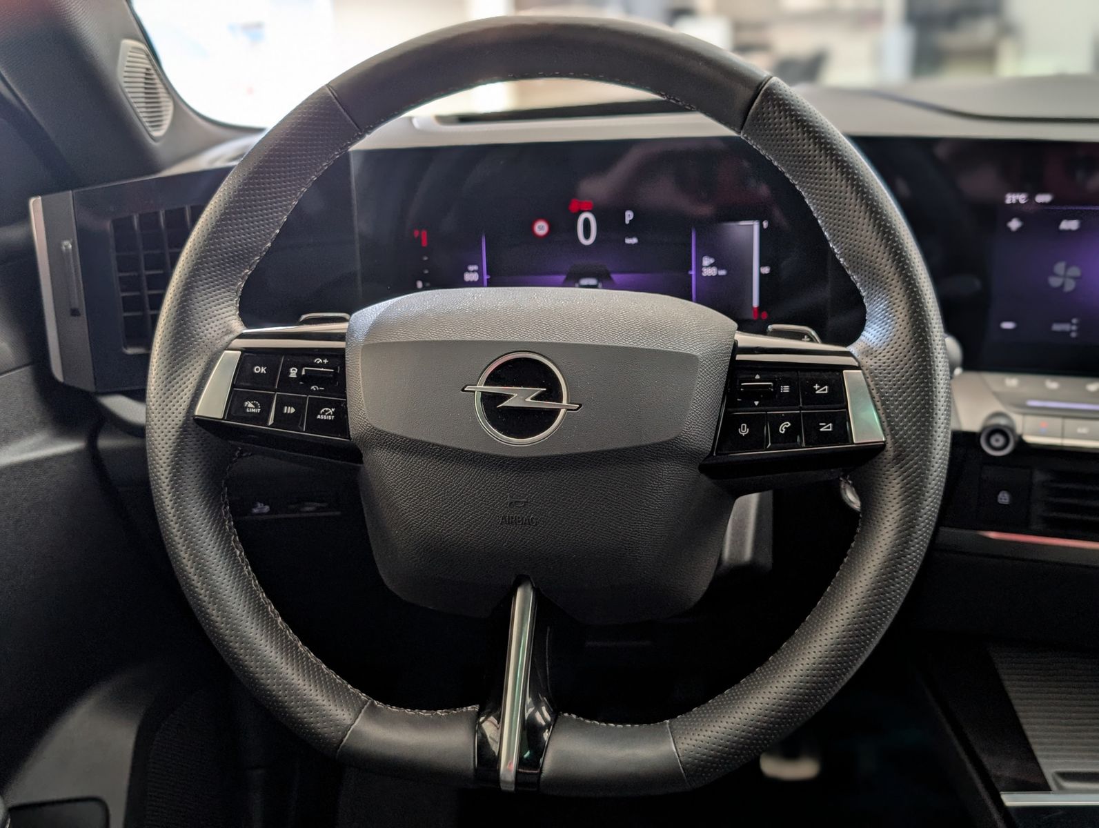 Fahrzeugabbildung Opel Astra Ultimate IntelliLux IDri AHK VOLL UVP:44T€