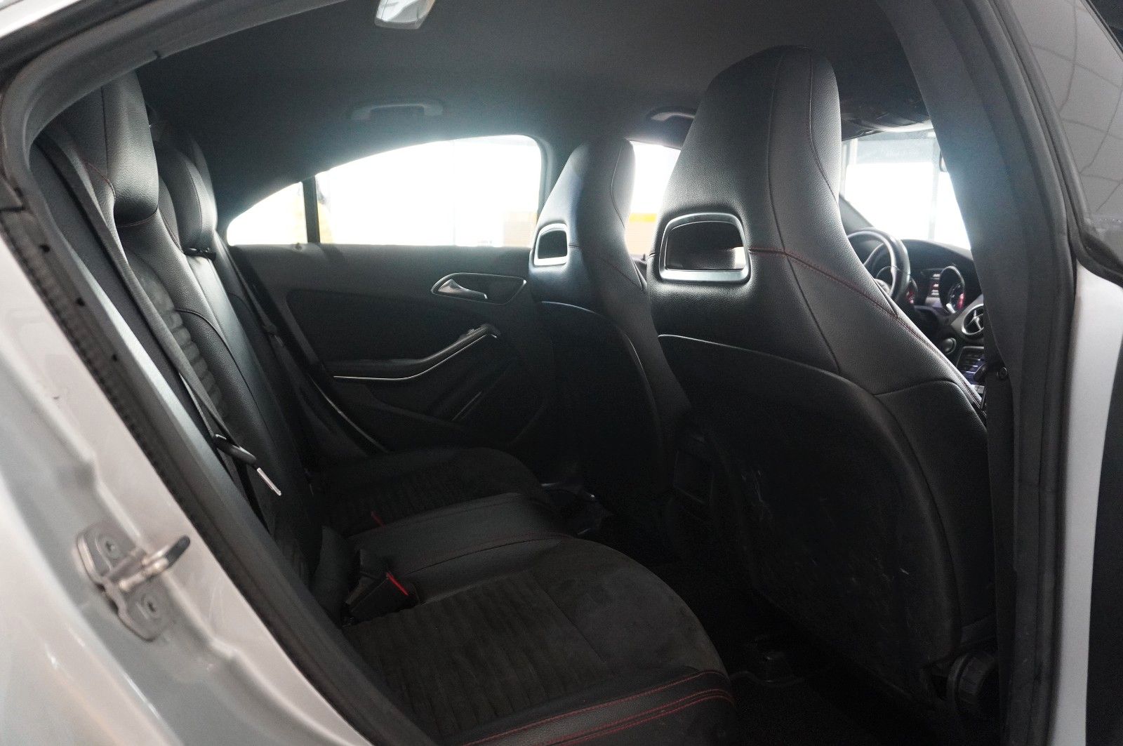 Fahrzeugabbildung Mercedes-Benz CLA 180 COUPE AMG LINE NAVI/LED/SPORT/TEMP./AMG