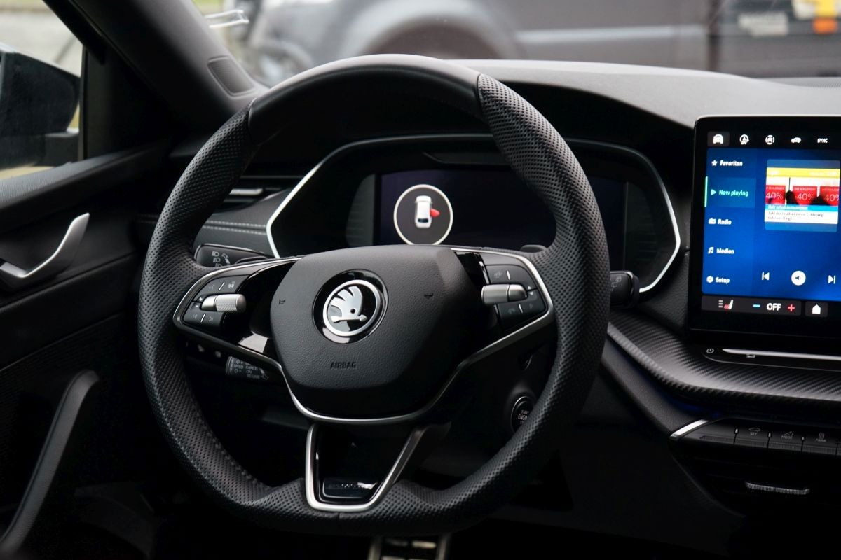 Fahrzeugabbildung SKODA Octavia Combi 2.0 TDI *Sportline Exklusive*