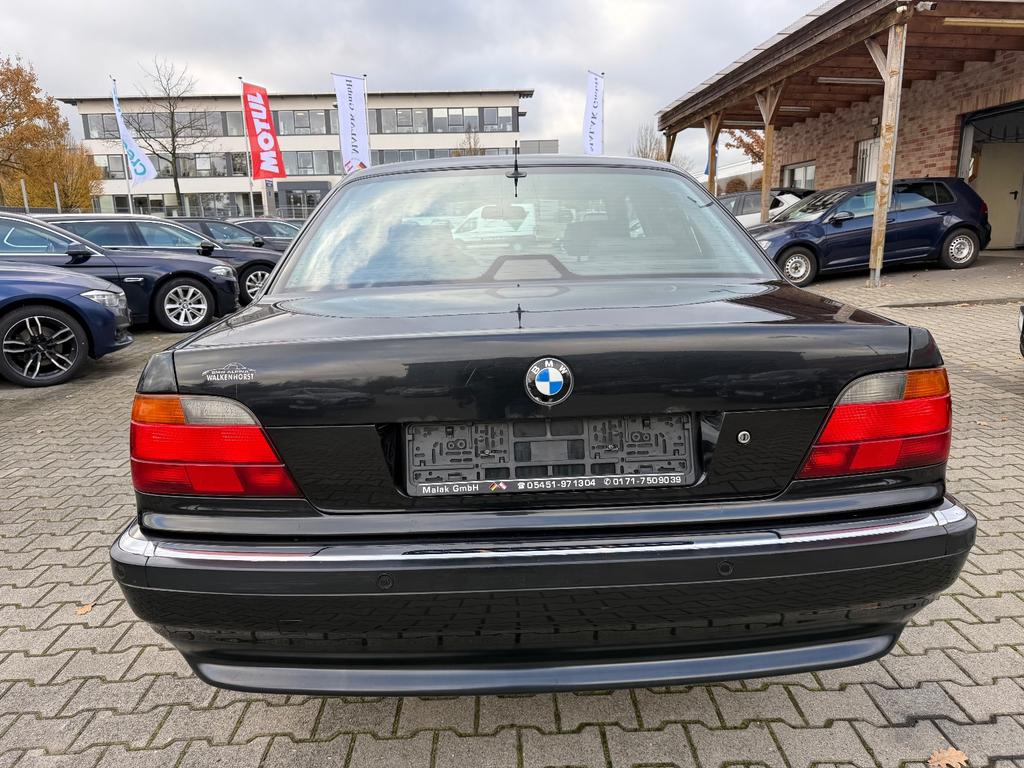BMW 728