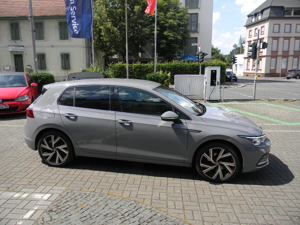 Volkswagen Golf VIII Lim. Style 1,5 TSI 6 GANG KAMERA, миниатюра 4