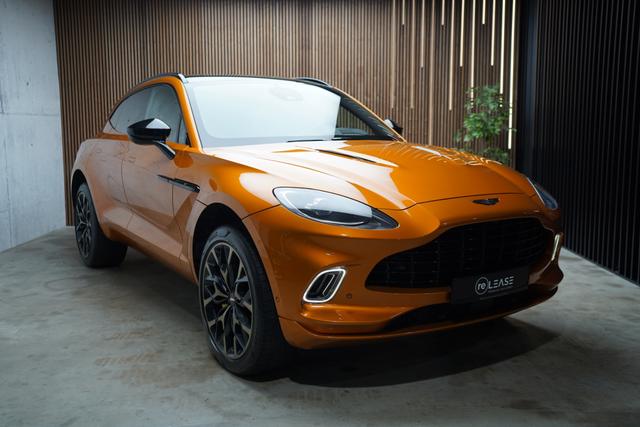 Aston Martin DBX 4.0 V8
