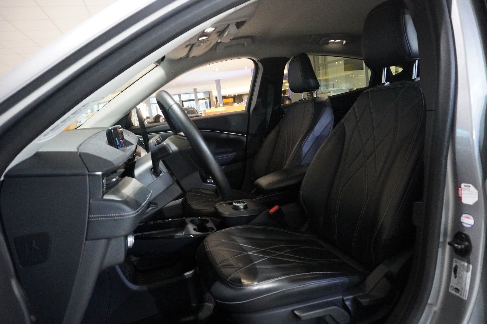 Fahrzeugabbildung Ford Mustang Mach-E NAVI/LED/KAMERA/LEDER/SHZ/DAB+