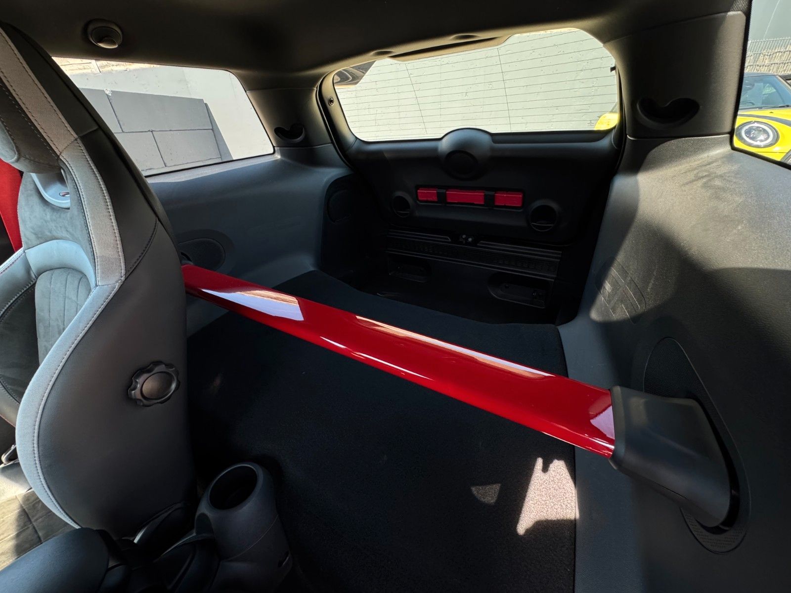 Fahrzeugabbildung MINI John Cooper Works GP CarPlay Tempomat SHZ DAB