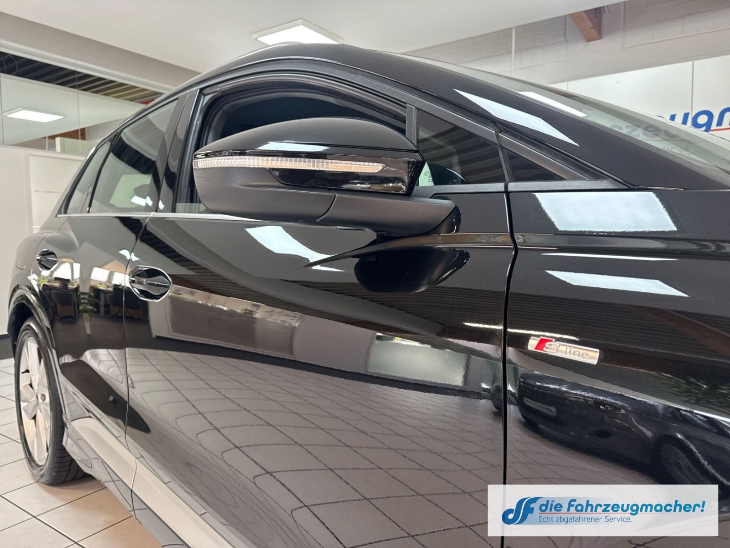 Fahrzeugabbildung Audi Q4 e-tron 45 quattro Sportpaket Navi Leder Digit