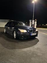 BMW E60 525i M5-Umbau Top Zustand  - BMW mit Benzin-Antrieb: Limousine, Umbau