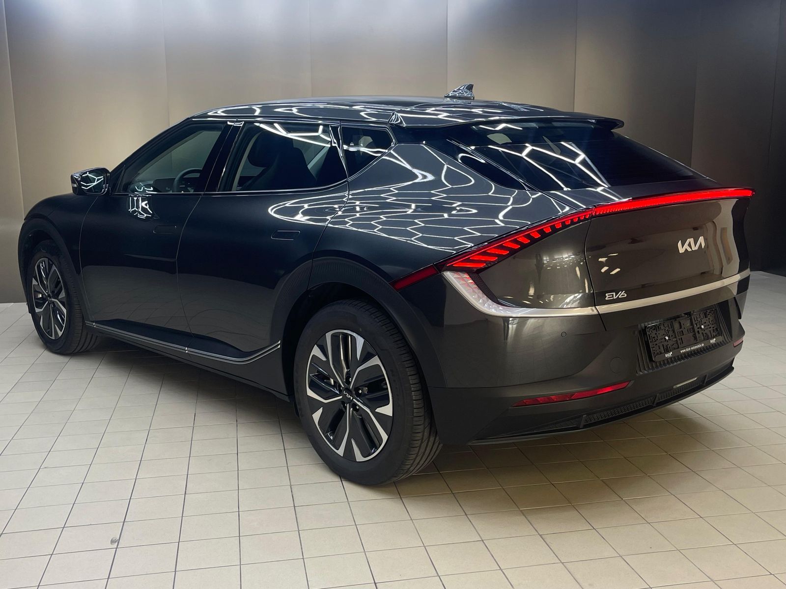 Fahrzeugabbildung Kia EV6 2WD LEDER+NAVI+LED+SITHZ+KAMERA+ACC+DAB+WP+