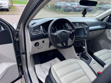 Volkswagen Tiguan - 11