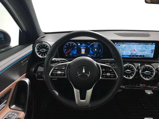 Mercedes-Benz A 220 Progressive NAV KAM LED LEDER KEYLESS PANO