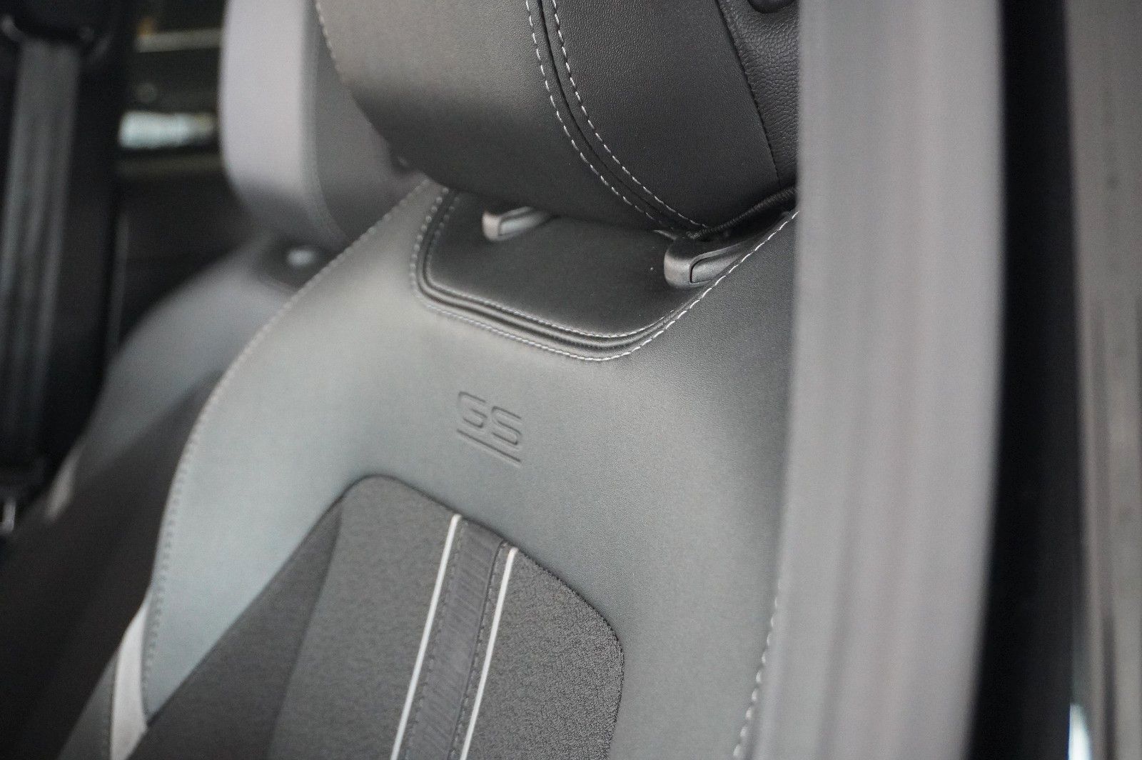 Fahrzeugabbildung Opel Astra L Lim. 1.6 HYBRID GS SPORT NAVI/LED/360°