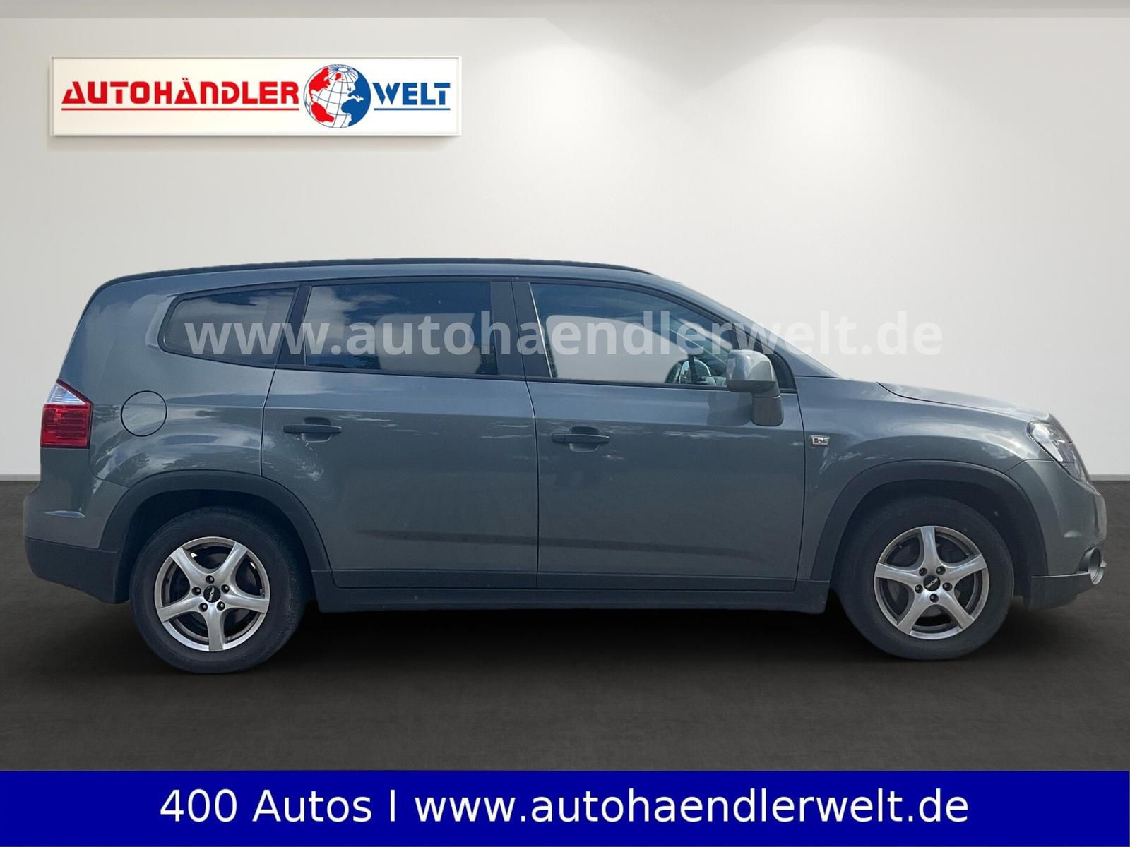 Chevrolet Orlando 2011 — interior