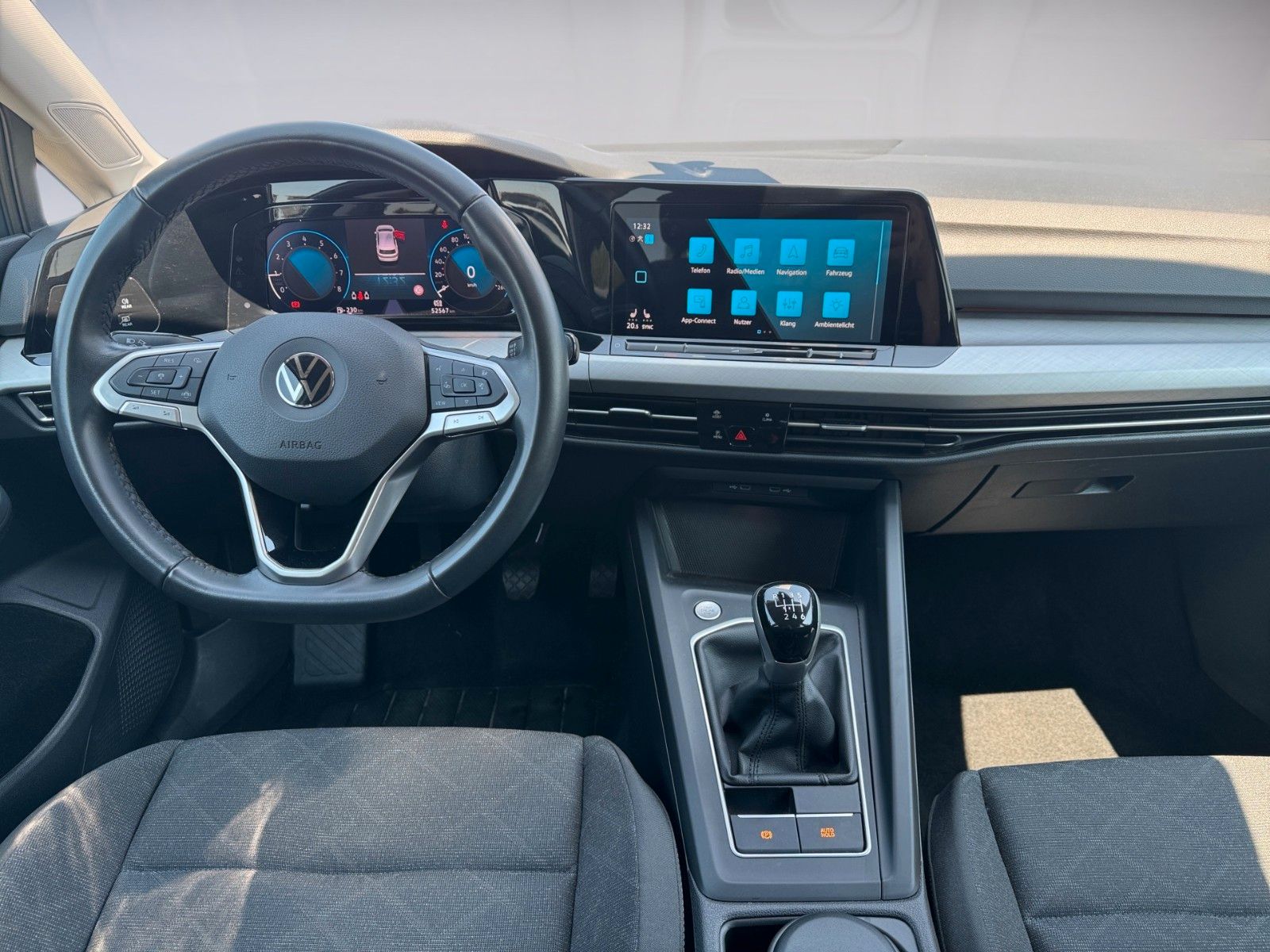 Fahrzeugabbildung Volkswagen Golf VIII Lim. Life 1.5 TSI