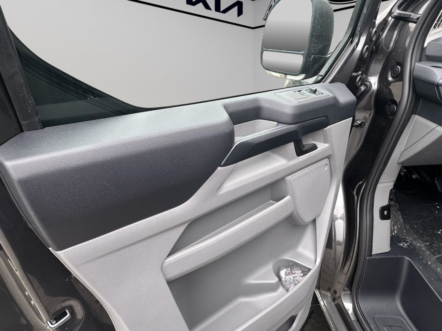 Fahrzeugabbildung Ford Transit Custom 320 L2 FWD StandHZG AHK Navi LED