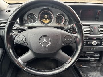 Mercedes E 220 - 8