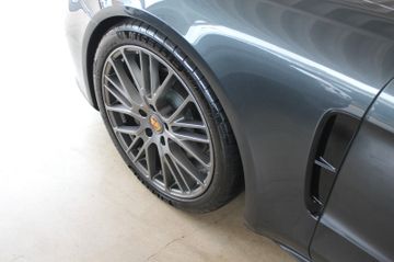 Porsche Panamera - 6