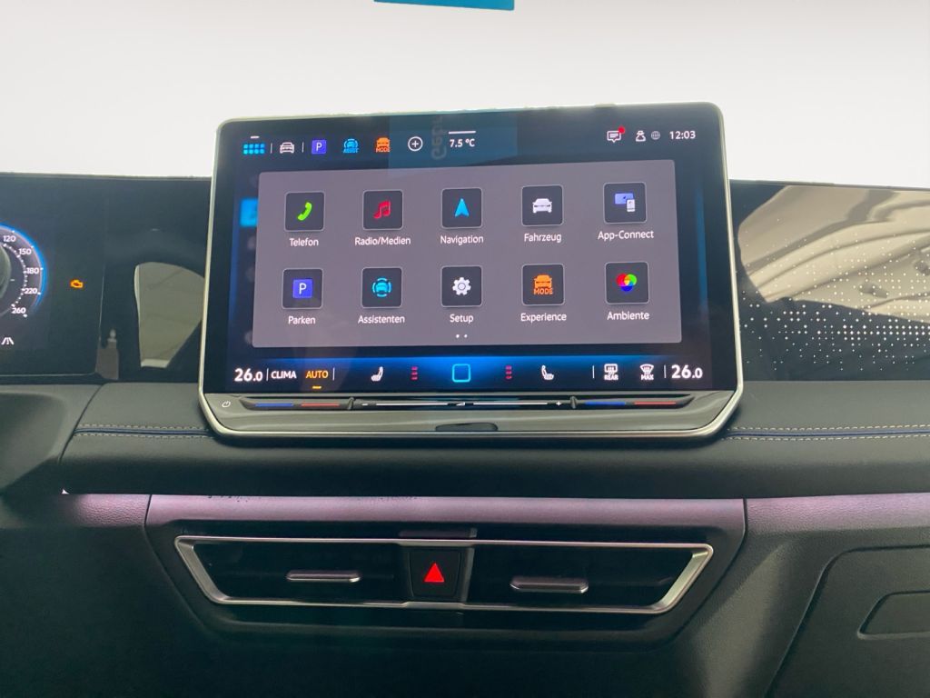 Fahrzeugabbildung Volkswagen Tiguan 1.5 eTSI DSG R-Line* 3 J. Anschlussgarant