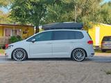 Volkswagen VW Touran 5T mit H&R Gewindefahrwerk und 20 Zoll - Volkswagen Touran: 5.2