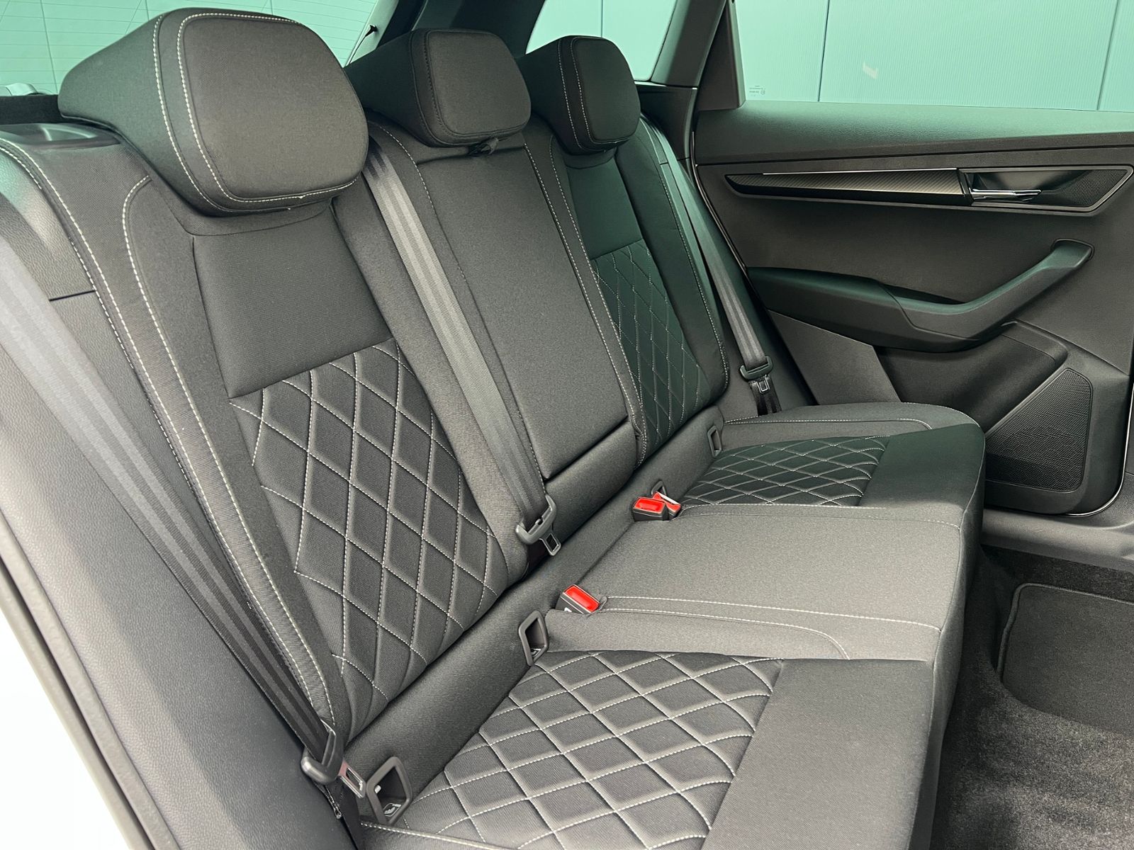 Fahrzeugabbildung SKODA Karoq Sportline 1.5 TSI DSG *Garantie, AHK, LED,