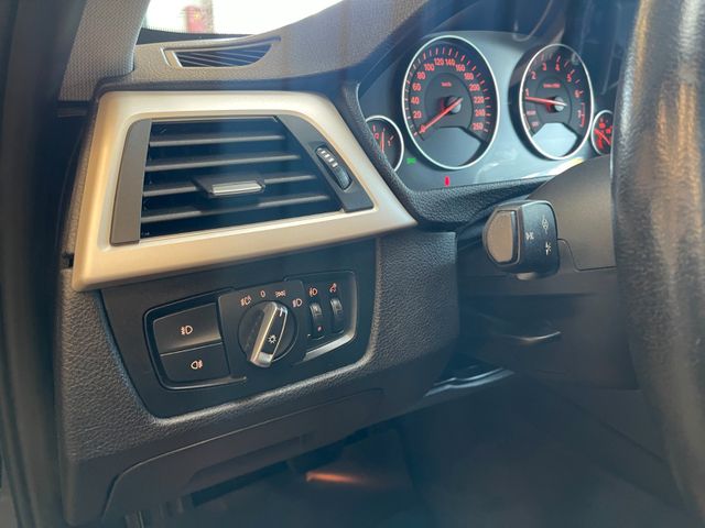 BMW 320i Advantage *NAVI*PDC*MFL*TEMP*