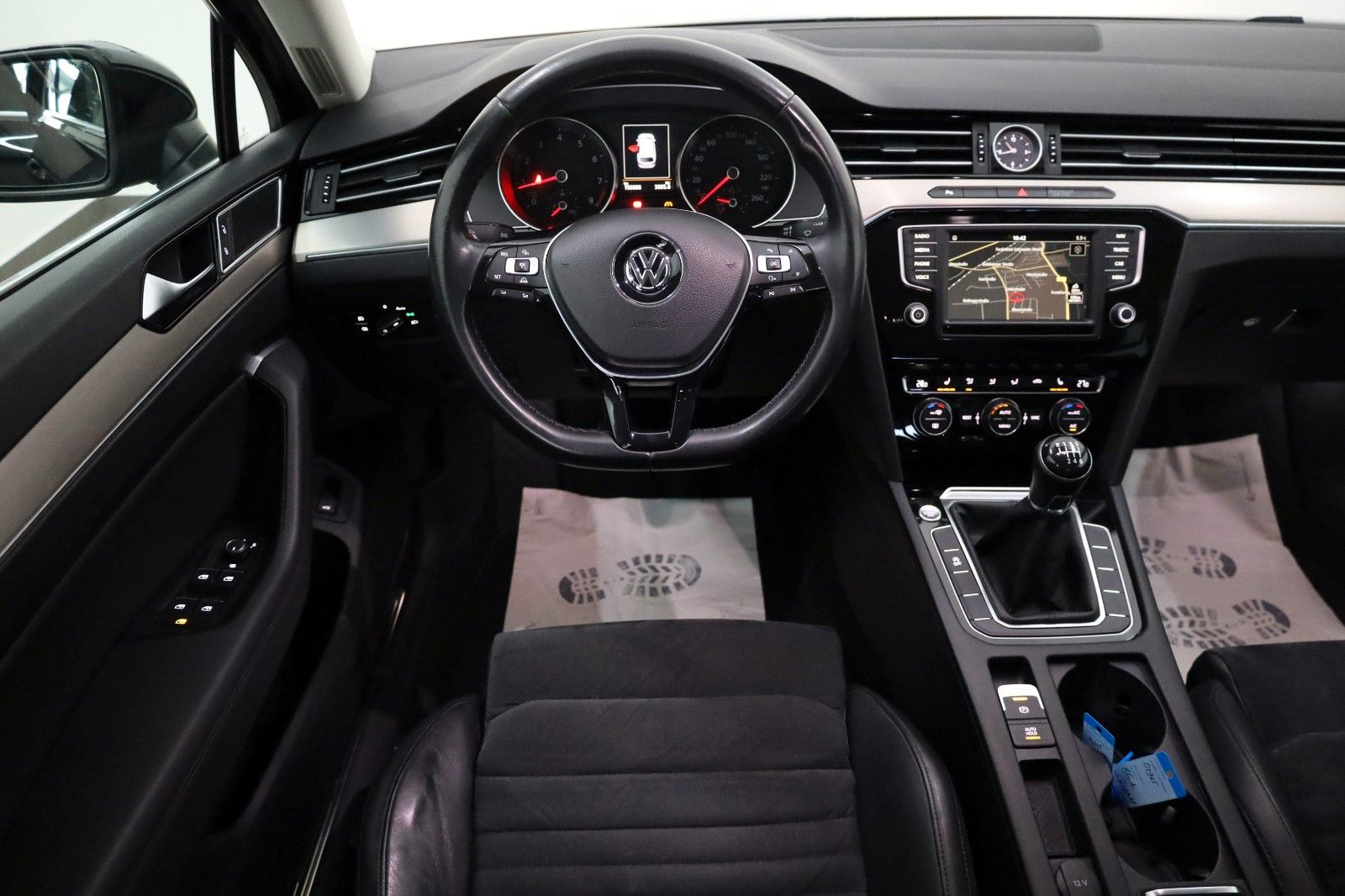 Fahrzeugabbildung Volkswagen Passat Variant Highline T.Leder,Navi,LED,Massage