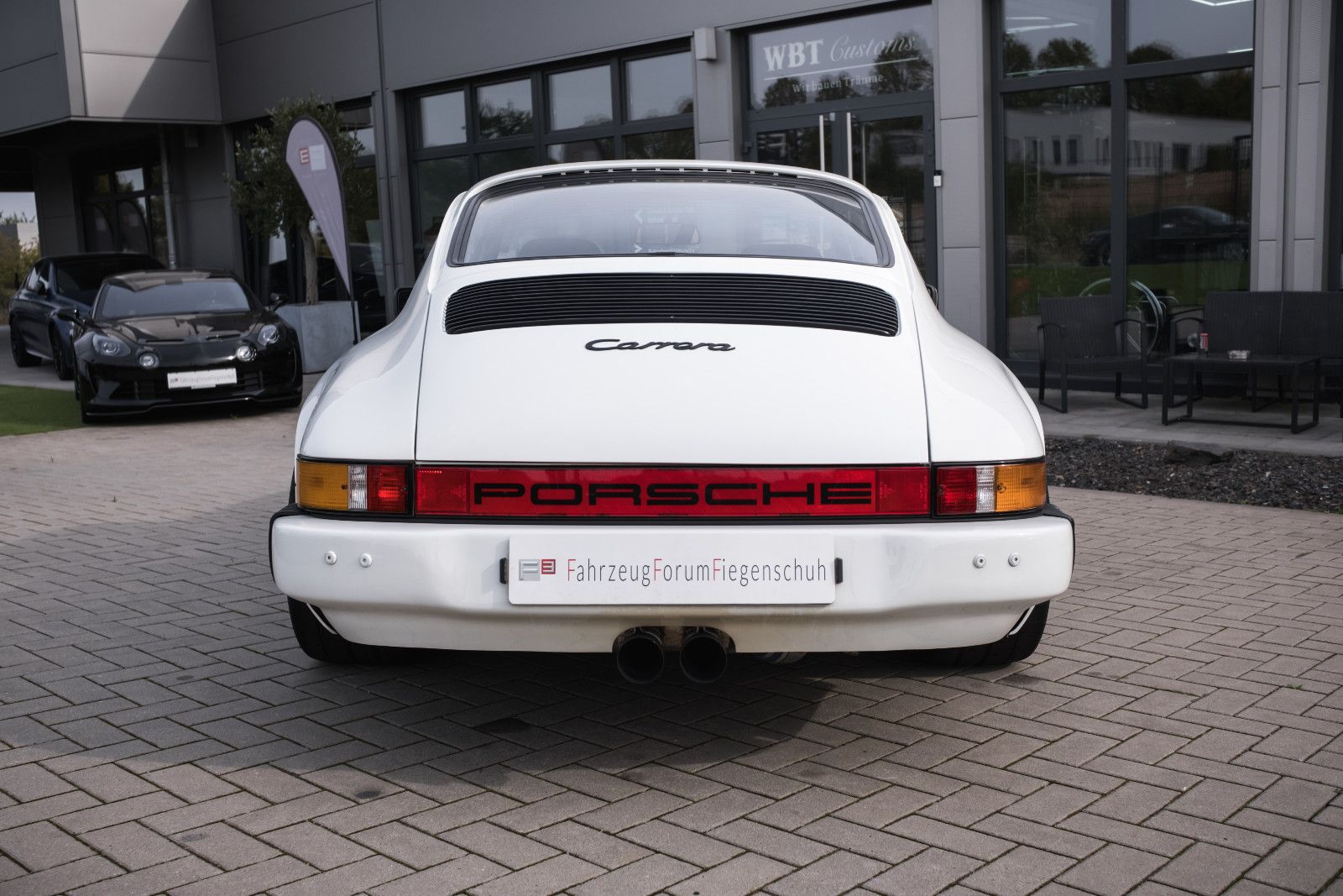 Fahrzeugabbildung Porsche 911 Carrera Coupe - 330PS - umfangr. restauriert