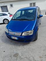 Fiat Idea 1.3 Multijet 16V Dynamic - blaue Fiat Idea