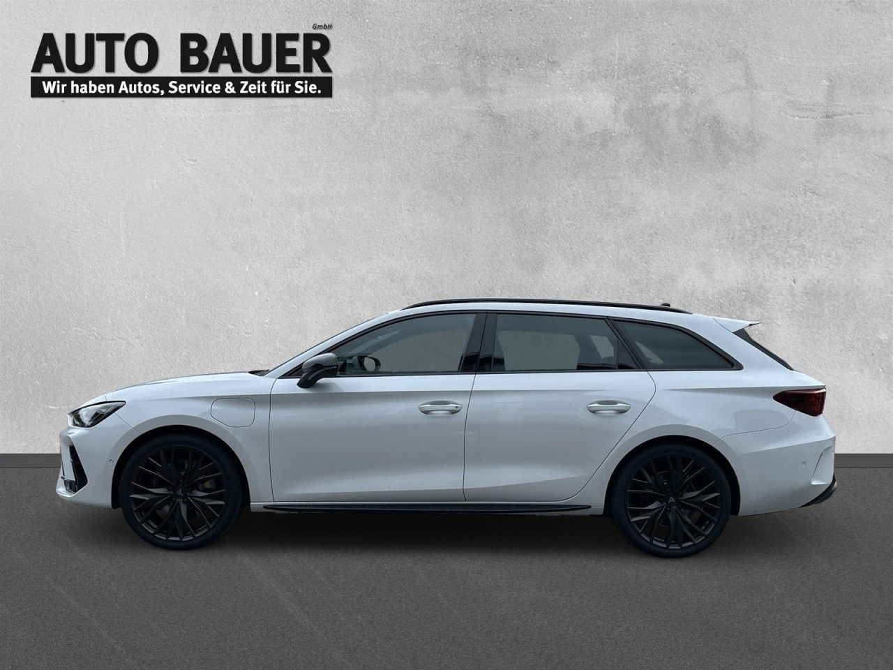 Fahrzeugabbildung CUPRA Leon ST VZ Black Edition 1.5 e-HYBRID 272 PS DSG - mit KI generiert/bearbeitet