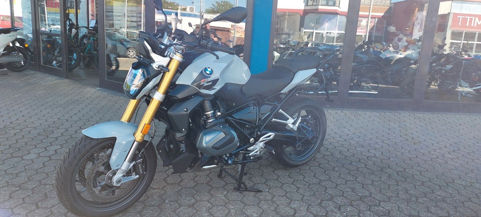 Fahrzeugabbildung BMW R 1250 R Vollausstattung  Nur 987 KM
