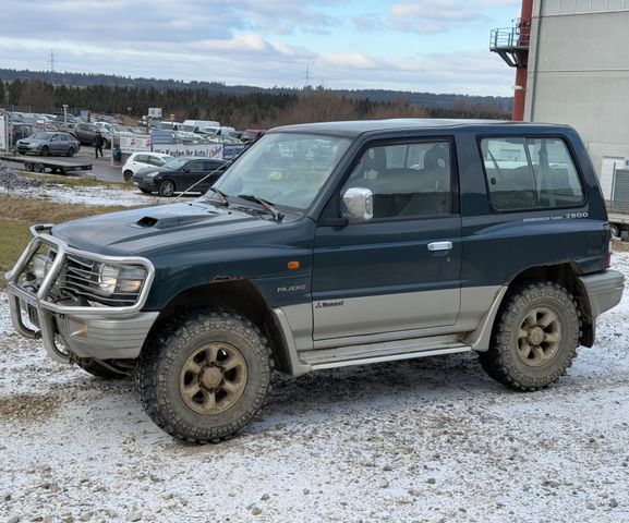 Mitsubishi Pajero 2.8 TD 4x4 *KLIMA*AHK*4.SITZER*ALUFELGEN*