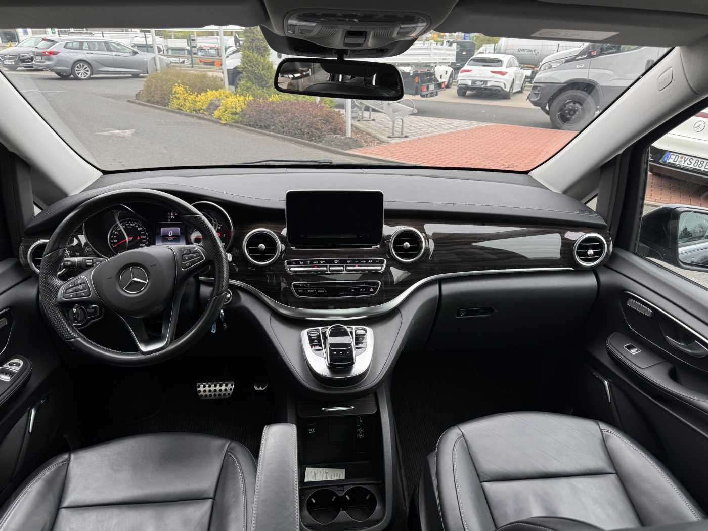Fahrzeugabbildung Mercedes-Benz V 250 d AVA ED 4MATIC Panorama Tisch 360 Sound