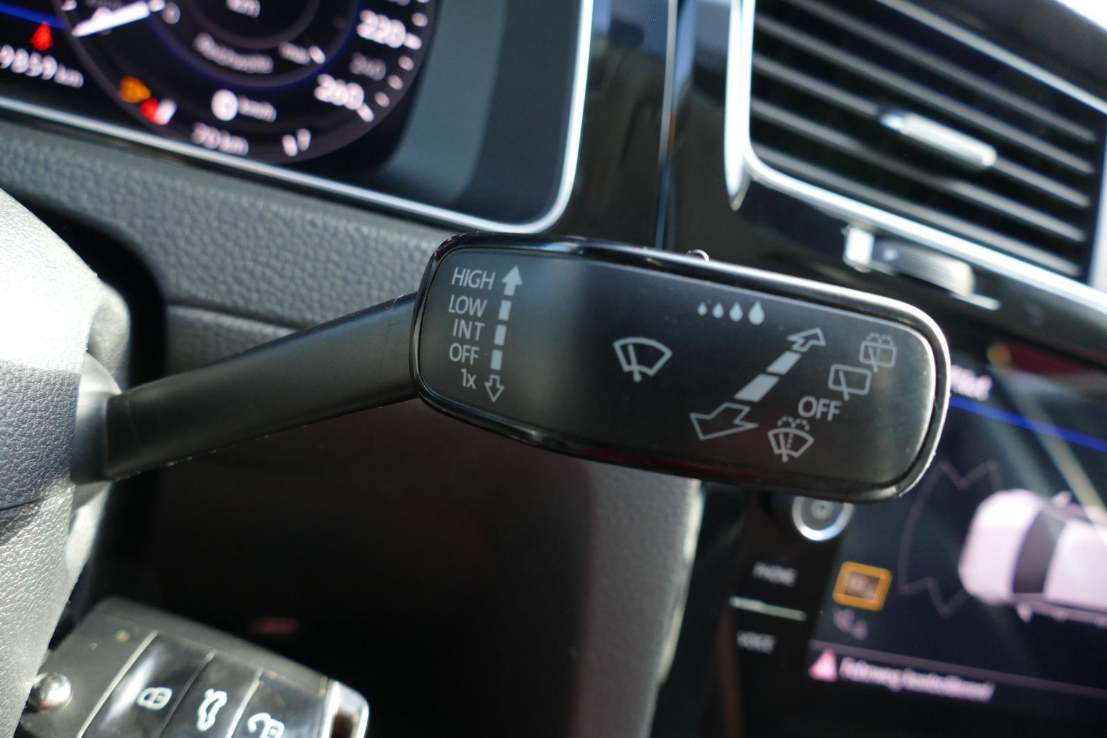 Volkswagen Golf VII 1.4 TSI Highline R-Line LED App Connect