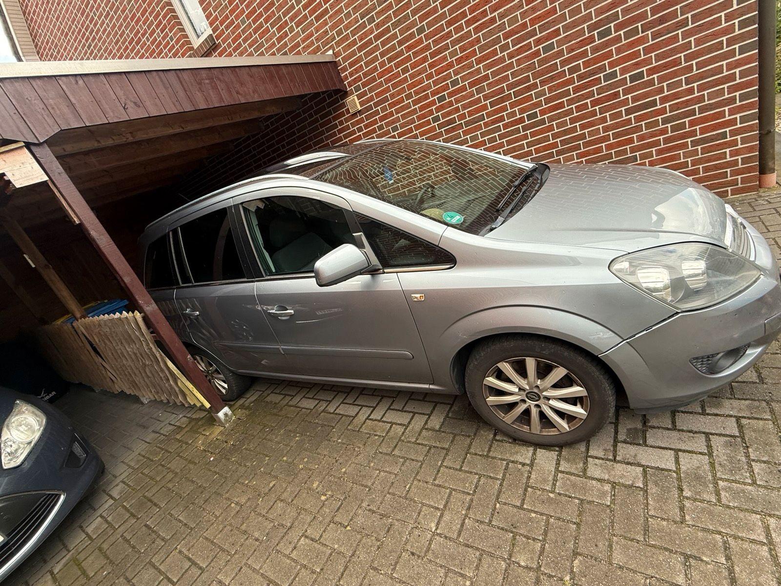 Opel Zafira 2011 — двигун 116 HP (85kW)