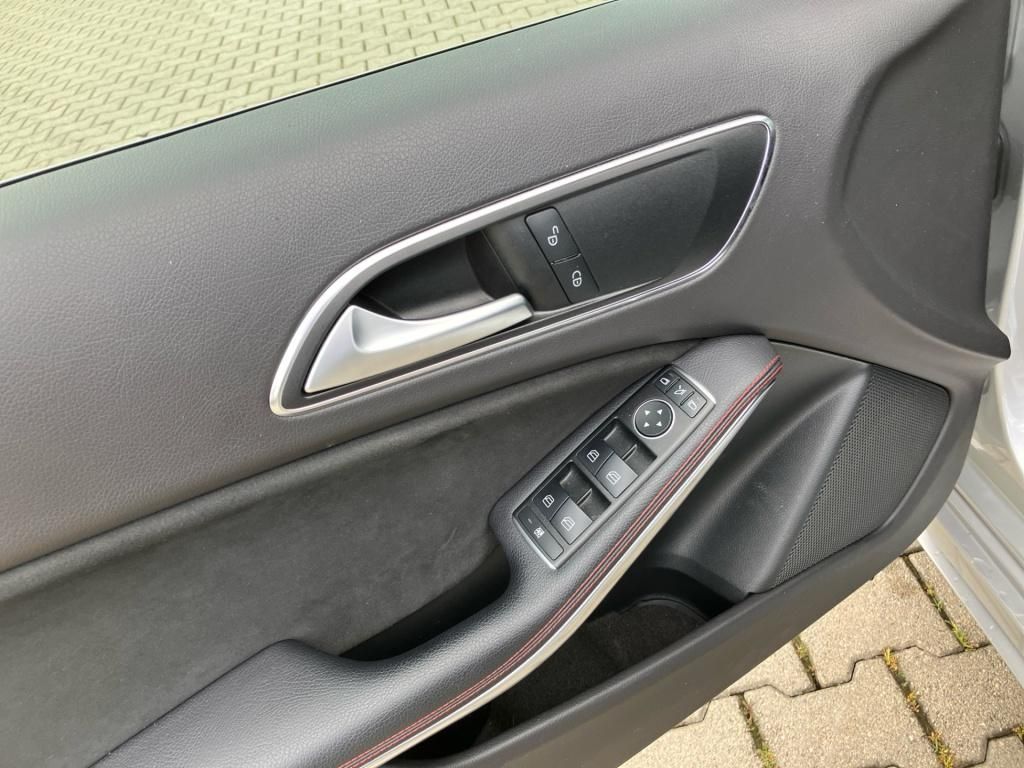 Fahrzeugabbildung Mercedes-Benz A 250 AMG*COMAND*TWA*LED*KAMERA*DISTR*KLIMAAUT.*