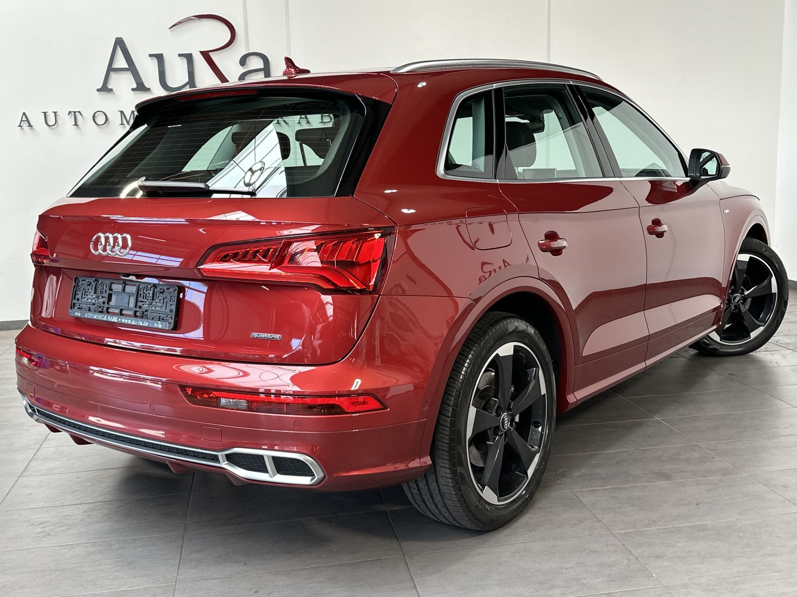 Fahrzeugabbildung Audi Q5 55 TFSIe Quattro S-Line NAV+LED+AHK+PANO+B&O