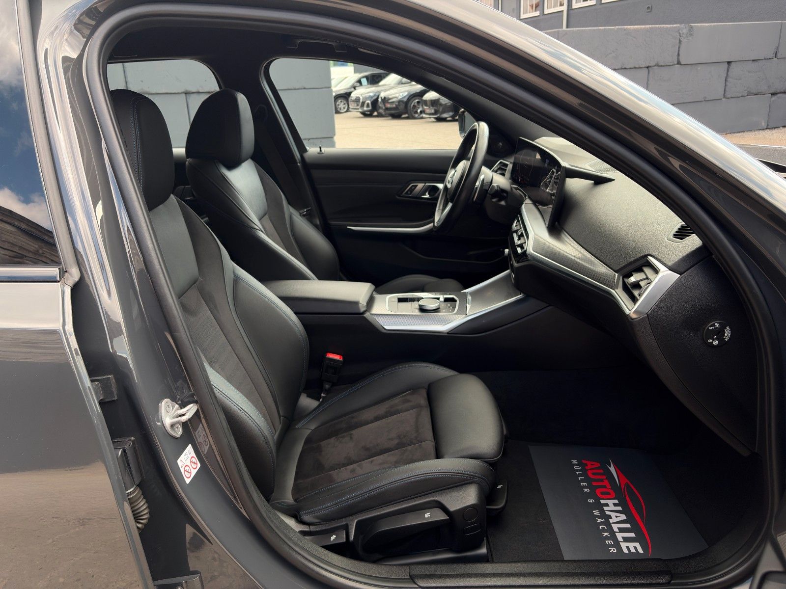 Fahrzeugabbildung BMW 330e Touring M Sport Alcan. Anthra. LC+ AHK H&K