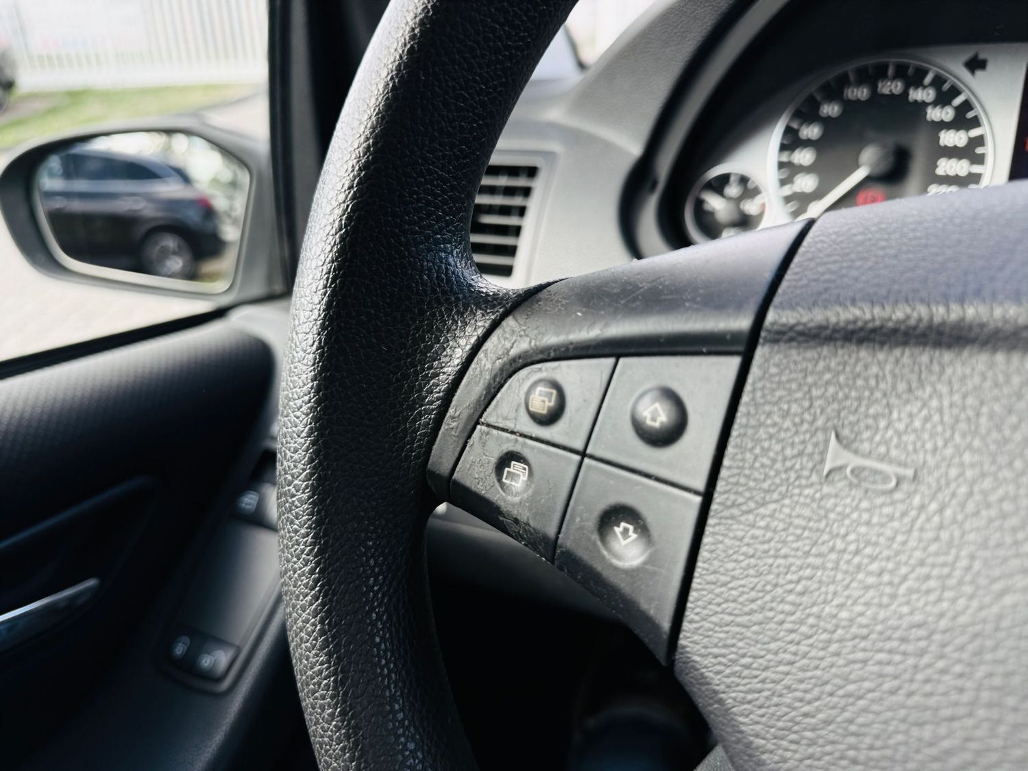 Fahrzeugabbildung Mercedes-Benz B 180 CDI Navi, PTS, AHK abn., Sitzheizung, Chro