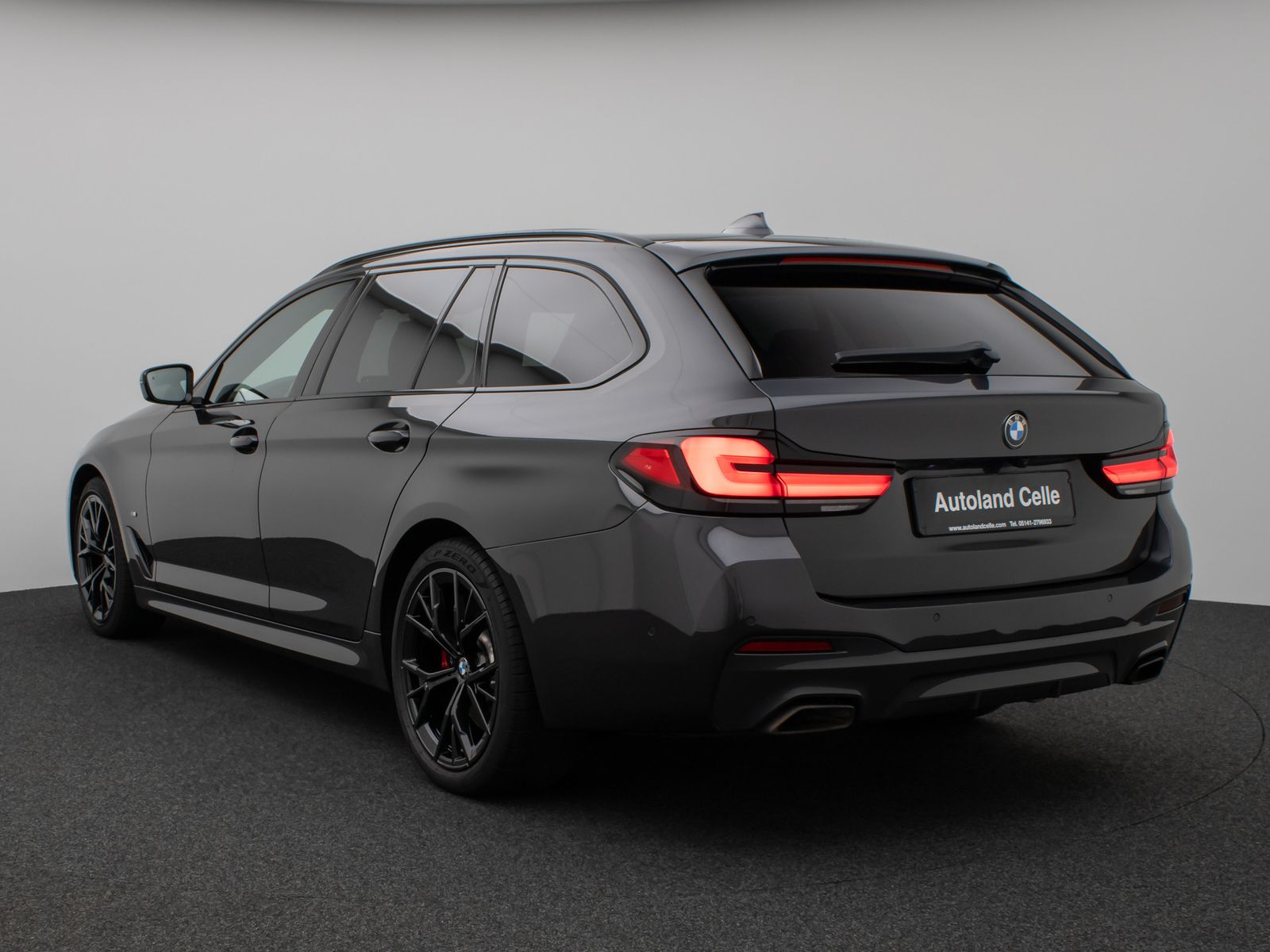 Fahrzeugabbildung BMW 530d xD M Sport Laser Kamera HUD DAB HiFi Komfor