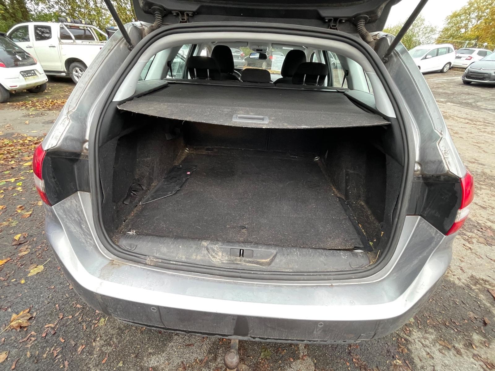 Peugeot 308 2015 — photo 17