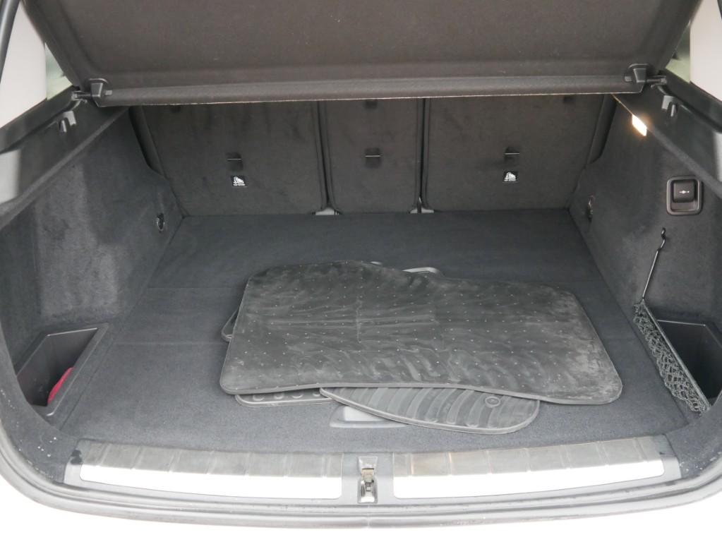 BMW X1 sDrive 20 i xLine LED Navi Kamera Sitzheizung